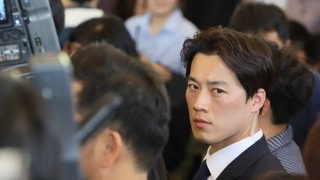 Ini Dia Bodyguard Presiden Korea yang Tampan Bagaikan Aktor