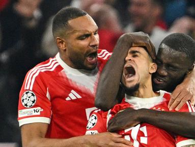 Pemain Bayern Munchen, Luis Diaz, melakukan selebrasi setelah mencetak gol ke gawang Real Madrid pada laga leg kedua perempat final Liga Champions di Allianz Arena, Kamis (16/4/2026) dini hari WIB. (AP Photo/Lennart Preiss)
