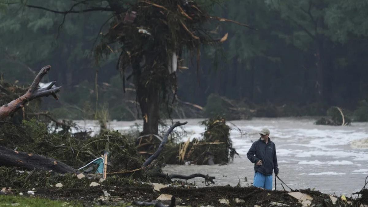 Korban Banjir Bandang di Texas Jadi Lebih dari 100 Orang