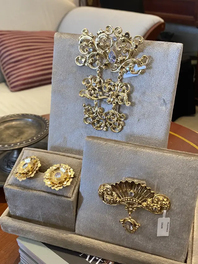 Keindahan Bunga Tropis Bali Hadir pada Koleksi Perhiasaan Terbaru Tulola.  [Anisha/Fimela]