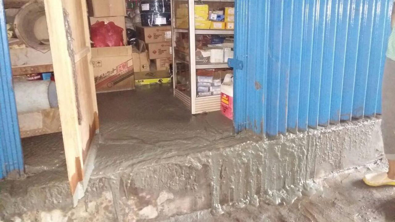 20160808-lumpur-bekasi-semburan 1