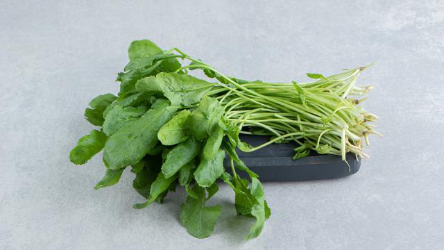 Tips Sederhana agar Bayam Tetap Hijau dan Segar saat Dimasak