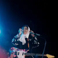 Danilla Riyadi merasakan pengalaman berkesan saat manggung di Aceh. [Instagram @danillariyadi]