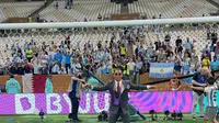 Sembarangan Pegang Trofi Piala Dunia 2022, Koki Nyentrik Salt Bae Dilarang Menghadiri Kejuaraan Sepak Bola di AS