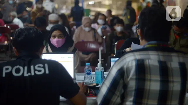 FOTO: Jadi Syarat Mudik, Polda Metro Jaya Gelar Vaksinasi Booster