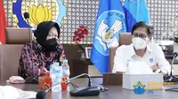 Mensos Risma saat mendatangi kampus ITS Surabaya. (Dian Kurniawan/Liputan6.com)