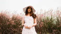 Bisa dikatakan bahwa hampir setiap tahun ia selalu bermain sinetron sejak tahun 2012. Diwaktu yang sama ia juga bermain film. Kepopuleran Cassandra Lee sendiri diawali saat ia bermain sinetron Hanya Kamu pada tahun 2012. (Liputan6.com/IG/@cassandraslee)