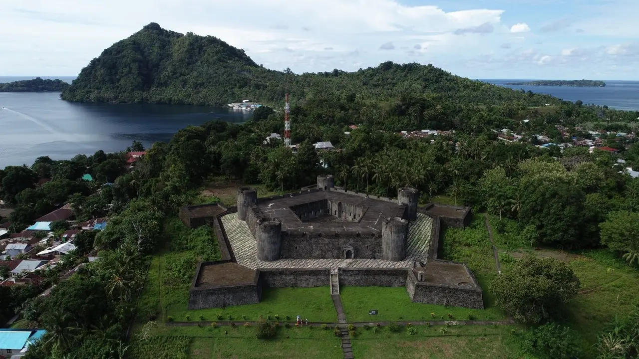 Tips Perjalanan Wisata Banda Neira, Keajaiban Indah di Indonesia Timur