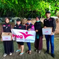 Berbagi takjil selama bulan puasa jadi kegiatan rutin yang dilakukan oleh Partners in Goodness selama bulan Puasa. (dok. Partners in Goodness)