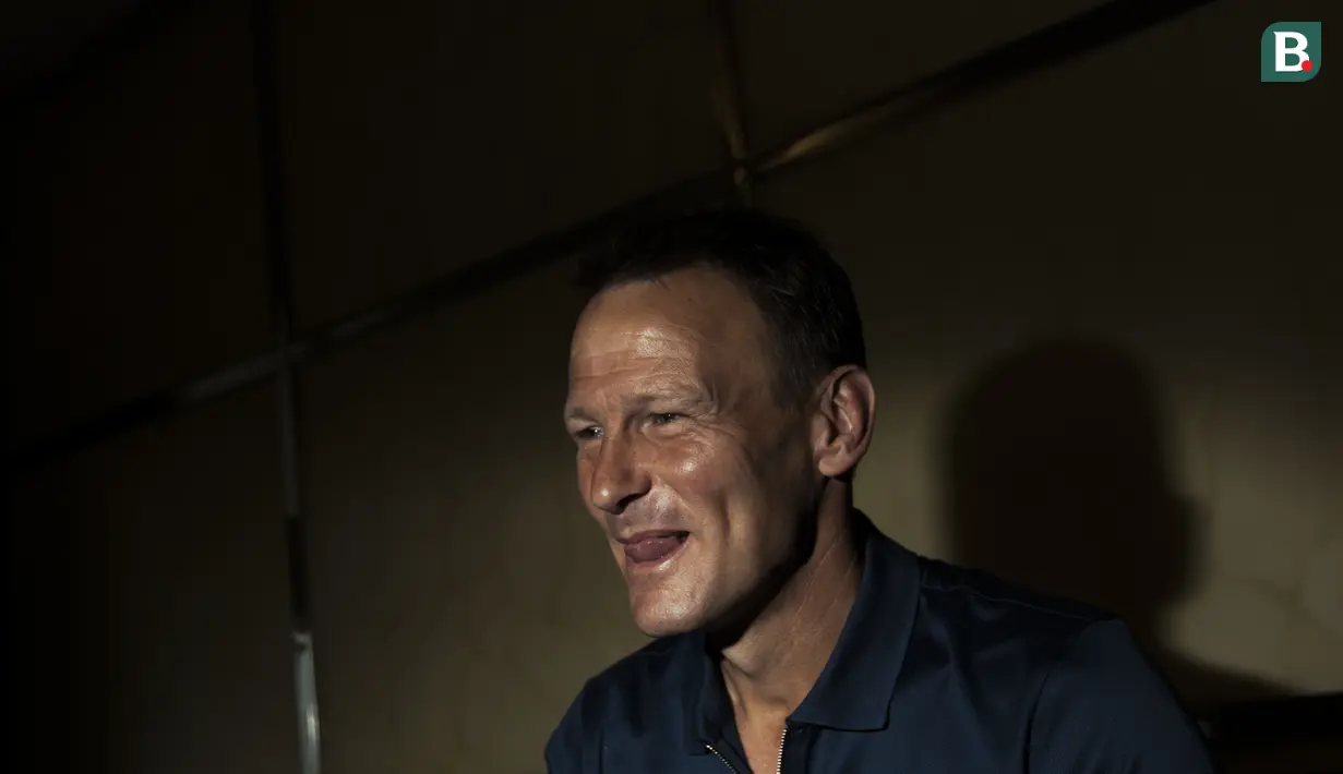 Teddy Sheringham menjawab pertanyaan saat interview di Hotel Ayana MidPlaza, Jakarta, Jumat (4/5/2018). Mantan pemain Timnas Inggris ini pada kariernya pernah membela Tottenham dan Manchester United. (Bola.com/Vitalis Yogi Trisna)