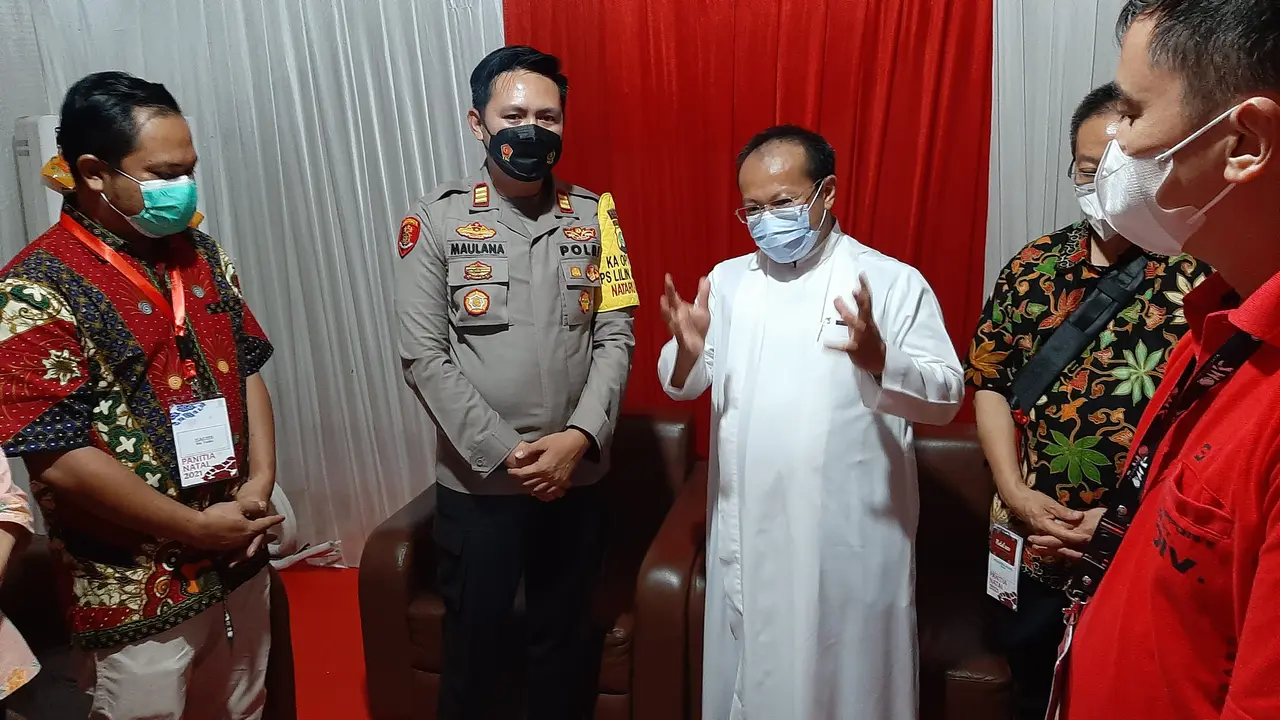 Ucapan terima kasih Kepala Pastor Gereja Katedral karena rangkaian Natal 2021 berjalan aman dan damai.
