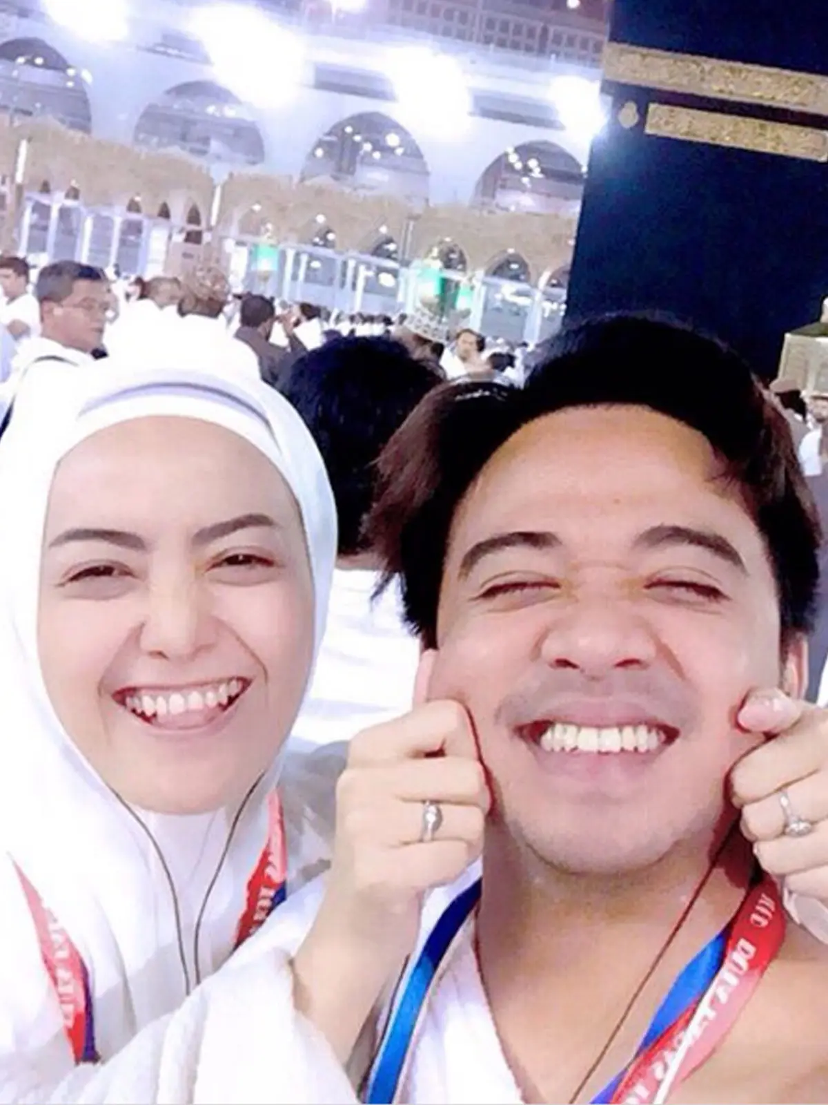 Roby Geisha dan Cinta Ratu Nansya saat menjalankan ibadah umrah. (Instagram)