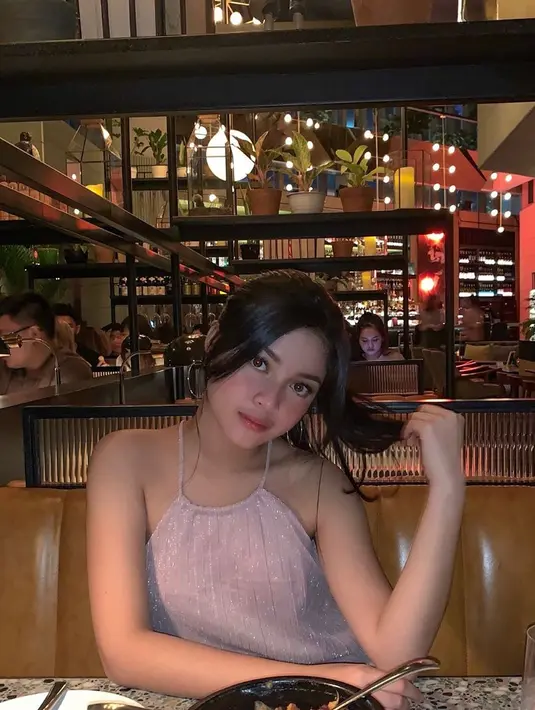 "Menurut saya dengan kondisi yang seperti sekarang, itu adalah keputusan yang sangat tepat karena faktor keselamatan lebih penting," kata Yoriko Angeline saat dihubungi wartawan, beberapa waktu lalu. (Instagram/yorikooangln_)