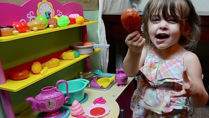 Photo copyright Youtube/Kinder Playtime