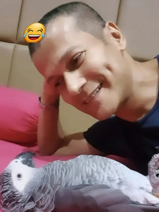 6 Potret Adam Jordan Tampil dengan Gaya Rambut Plontos Ini Terlihat Makin Segar