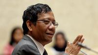 Politikus, ilmuwan, tokoh agama. Guru Besar Tata Negara UII, mantan anggota DPR, mantan Ketua Konstitusi,