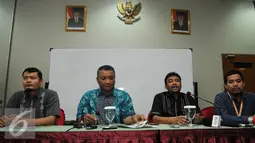 (ki-ka) Presiden FSPASI Heri Hermawan, Sekjen Kspi M Rusdi, Presiden KSPI Said Iqbal dan Pengurus DPP ASPEK Wawan Erfianto saat pernyataan Dukungan di Jakarta, Selasa (2/8). (Liputan6.com/Helmi Afandi)