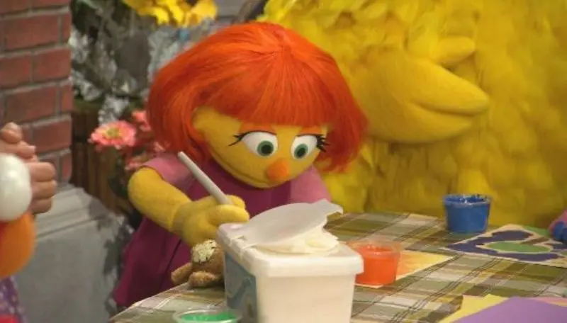 Julia, tokoh baru dalam Sesame Street dengan autisme. 