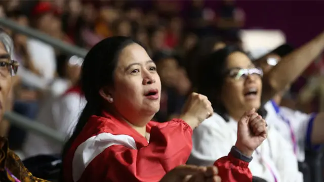 Nyatakan Dukungan untuk Atlet Indonesia, Menko PMK Saksikan Langsung Pertandingan Basket Putra
