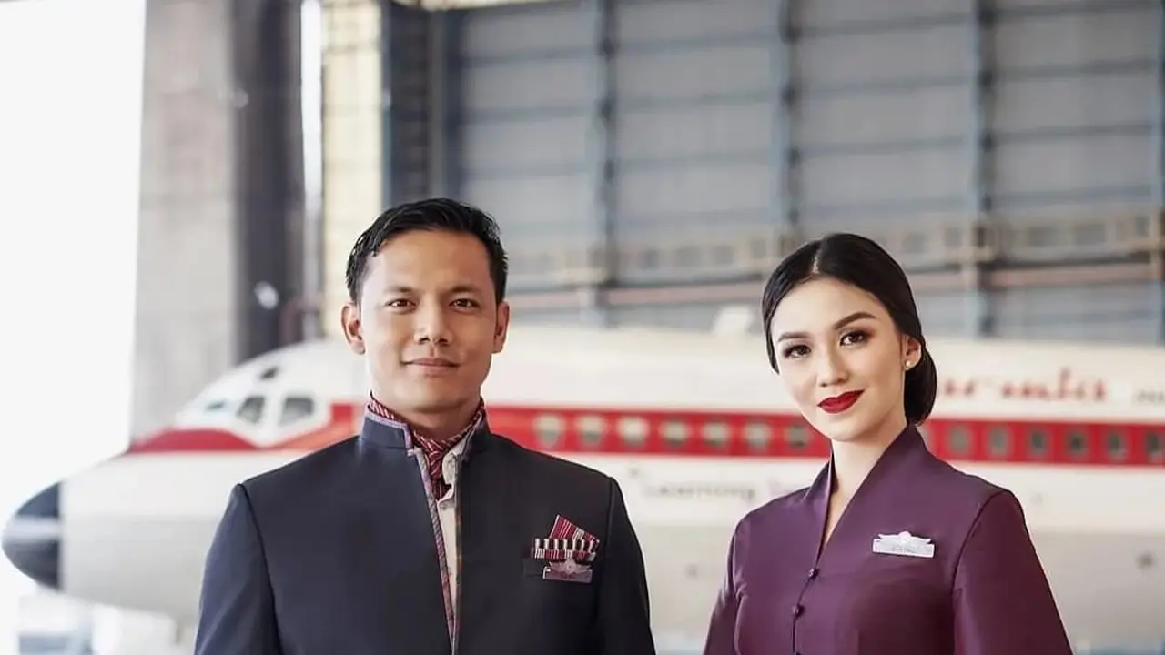 Melihat Seragam Terbaru Awak Cabin Garuda Indonesia Rancangan Didiet Maulana