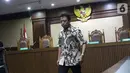Terdakwa dugaan suap jual-beli jabatan di lingkungan Kemenag, M Romahurmuziy usai menjalani sidang pembacaan putusan sela di Pengadilan Tipikor, Jakarta, Senin (9/10/2019). Majelis hakim menolak eksepsi yang diajukan terdakwa dan penasehat hukum terdakwa. (Liputan6.com/Helmi Fithriansyah)