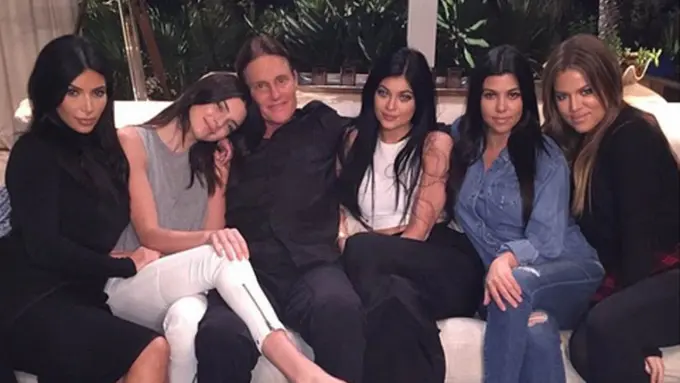 Dukungan Keluarga untuk Bruce Jenner