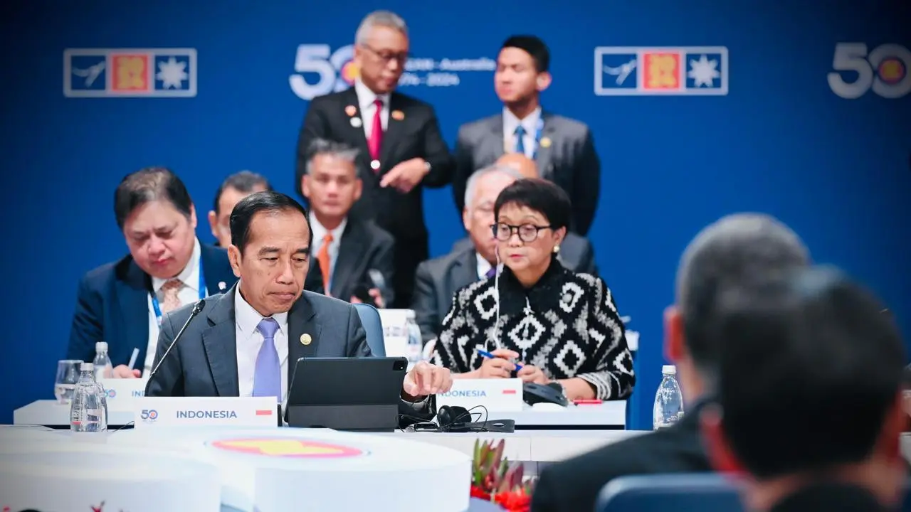 Menko Bidang Perekonomian Airlangga Hartarto mendampingi Presiden Joko Widodo dalam KTT Khusus Perayaan ke-50 Kemitraan ASEAN – Australia di Melbourne, Rabu, 6 Maret 2024. (Foto: Kemenko Bidang Perekonomian).