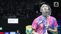 Pebulu tangkis Indonesia, Yeremia Rambitan saat bertanding melawan Lee Yang/Wang Chi Lin dari Taipe dalam babak 16 besar East Ventures Indonesia Open 2022 di Istora Senayan, Jakarta, Kamis (16/6/2022). Pramudya/Yeremia menang dengan skor 21-16, 17-21 dan 21-14. (Liputan6.com/Faizal Fanani)