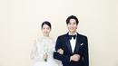 Park Shin Hye dan Choi Tae Joon resmi menikah. (Foto: Isntagram/salt_ent)