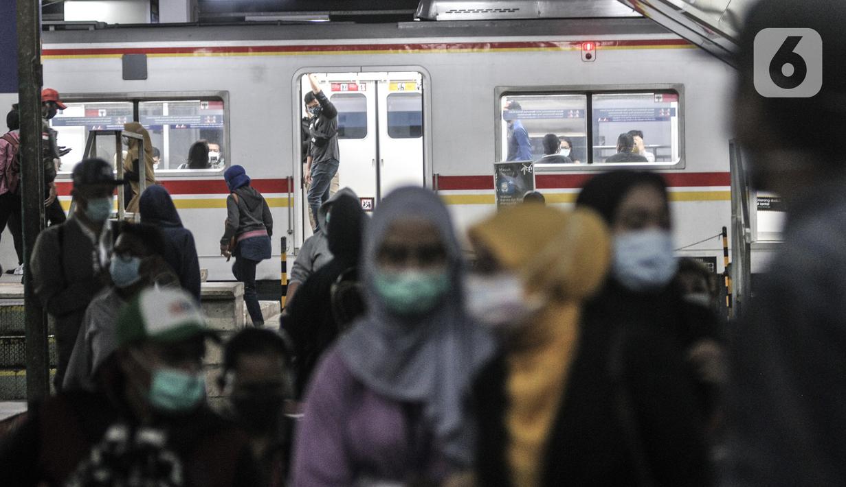Foto Pembatasan Jam Operasional Krl Selama Psbb Ketat Jakarta News Liputan6 