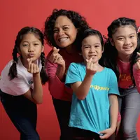 Mira Lesmana sibuk menggarap sebuah film bertema anak-anak berjudul Kulari Ke Pantai. Meski bertema anak-anak, akan tetapi film ini menjanjikan suguhan yang lain. (Daniel Kampua/Bintang.com)