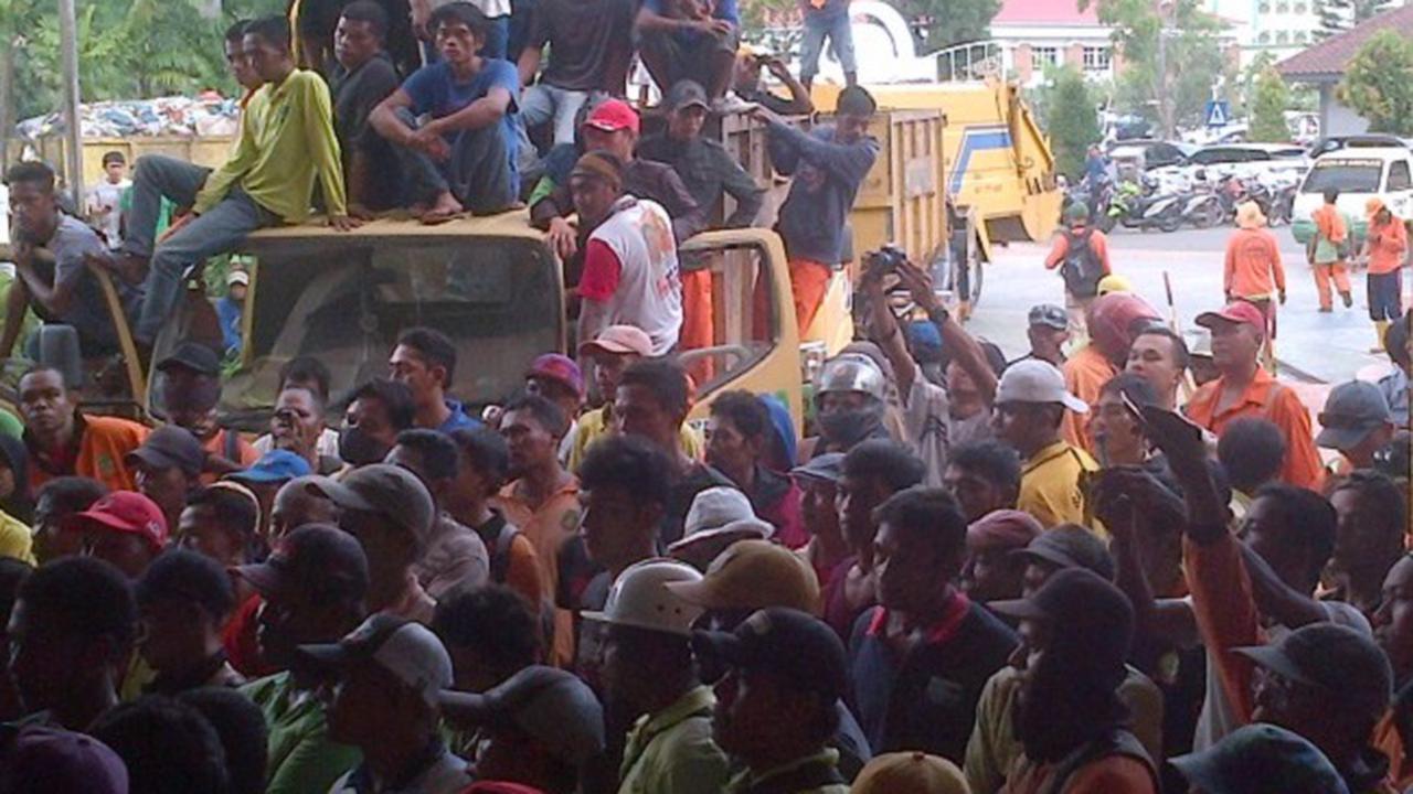 Petugas Kebersihan Batam Ancam Tumpahkan Sampah