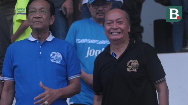 CEO PSIM Yogyakarta, Bambang Susanto bersama Gubernur DIY, Sri Sultan Hamengkubuwono X