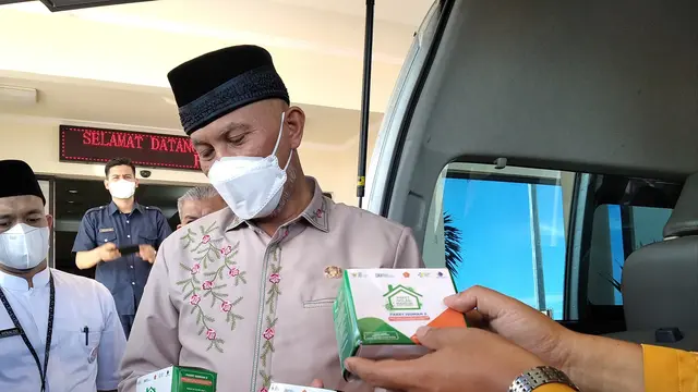 Paket obat yang dikirim Presiden Joko Widodo untuk Sumbar. (LIputan6.com/ Novia Harlina)