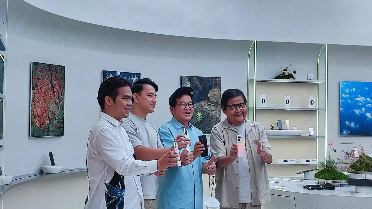 Oppo secara resmi melakukan penjualan perdana Oppo Reno8 dan Oppo Reno8 5G (Liputan6.com/Giovani Dio Prasasti)