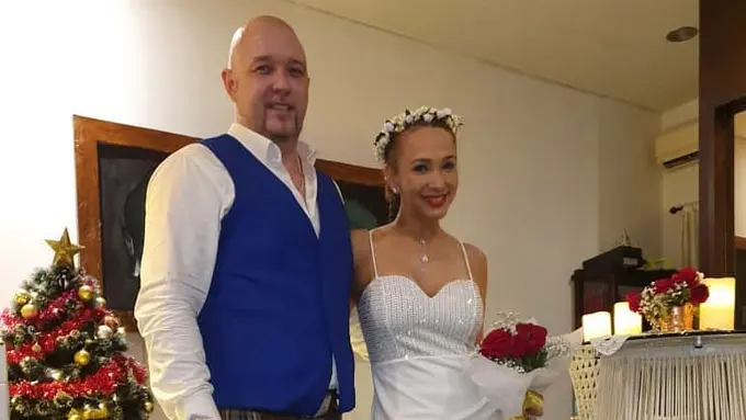 6 Potret Kiki Fatmala dengan Suami Baru Usai 14 Tahun Jadi Janda