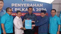 Partai Gelombang Rakyat Indonesia (Gelora) resmi memberikan dukungan sekaligus surat rekomendasi terhadap Ridwan Kamil-Suswono (Rido) untuk maju di Pilkada Jakarta 2024. (Foto: Merdeka.com/Nur Habibie).