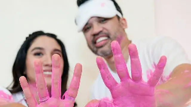 Potret Acha Sinaga Gelar Gender Reveal Anak Ketiga (credit: instagram/achasinaga)