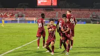 Pemain PSM Makassar, Daisuke Sakai, merayakan gol yang dicetaknya ke gawang klub Vietnam, Dong A Thanh Hoa, dalam laga kelima Grup A ASEAN Club Championship 2024/2025 di Stadion Kapten I Wayan Dipta, Gianyar, Rabu (5/2/2025) malam WIB. (Bola.com/Alit Binawan)