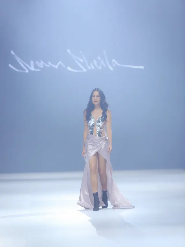 Nuansa Mewah nan Elegan dalam Koleksi Peggy Hartanto, Aidan & Aice, Sean & Sheila di Panggung JFW 2023