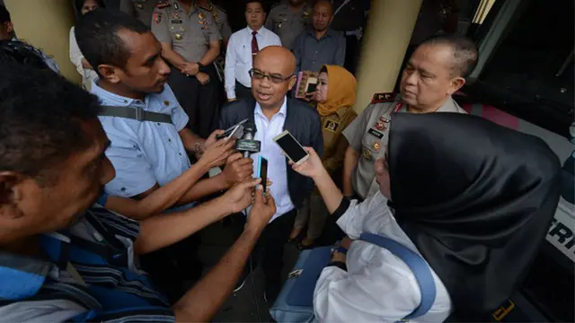 Desmond Junaidi Mahesa