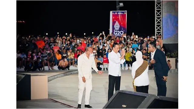 6 Momen Iriana Jokowi Lambaikan Tangan Ajak Andmesh Kamaleng Foto Bareng, Tuai Pujian