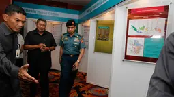 Presiden Susilo Bambang Yudhoyono dapat pengawalan ketat saat mengunjungi pameran di Bidakara, Jakarta (Liputan6.com/Herman Zakharia)