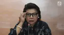 Wakil Ketua KPK Basaria Panjaitan memberi keterangan terkait operasi tangkap tangan (OTT) Kabupaten Bengkayang di Gedung KPK, Jakarta, Rabu (4/9/2019). Menurut Basaria, barang bukti uang yang disita dalam bentuk pecahan Rp 100 ribu. (Merdeka.com/Dwi Narwoko)