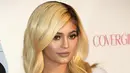 Awalnya Kris benar-benar tak setuju , Kylie mengaku ibunya Kris Jenner sangat tak setuju, ia merengek memohon dan terus memohon sampai sang ibu mengijinkannya.  (AFP/Bintang.com)