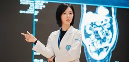 Drakor Doctor X. (SBS via Soompi)
