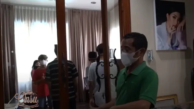 6 Momen Keluarga Betrand Peto dari NTT Keliling Rumah Ruben Onsu, Terharu