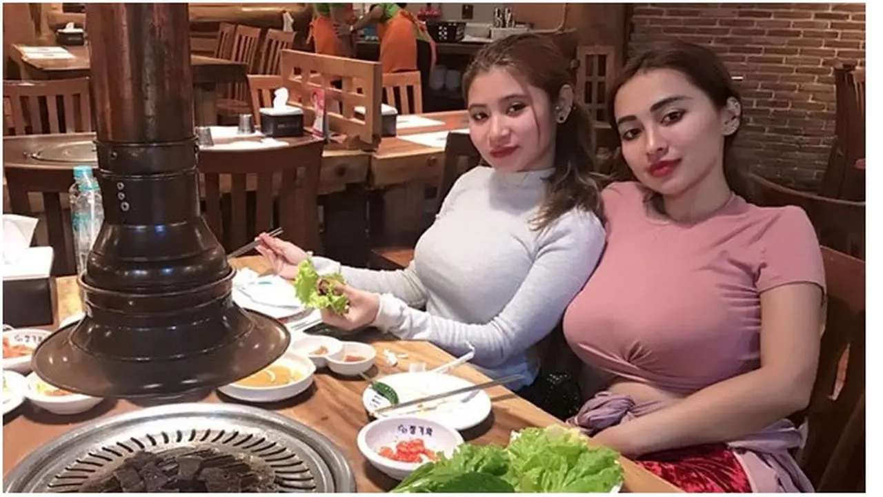 6 Potret Kebersamaan Cupi Cupita dan Sang Adik, Bak Kembar