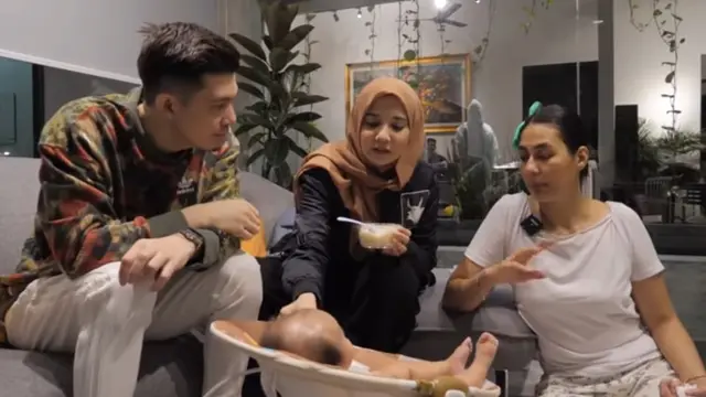 Didoakan Segera Diberi Buah Hati, Ini 6 Momen Zaskia dan Irwansyah Momong Kiano