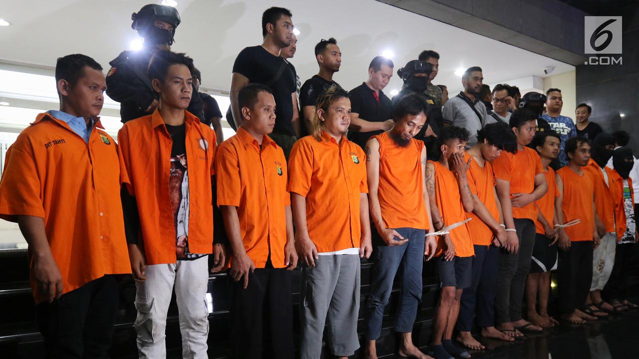 Polisi Tunjukkan Tersangka dan Barang Bukti Kerusuhan Aksi 22 Mei